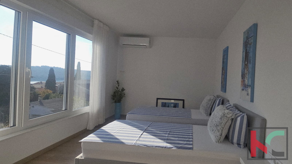 BANJOLE&comma; MODERNA VILA  SA POGLEDOM NA MORE &num;PRODAJA