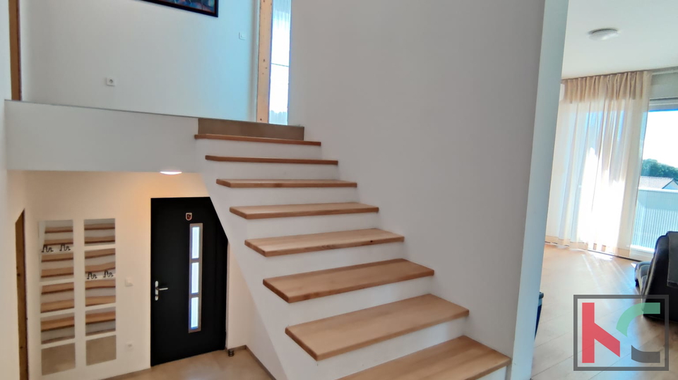 BANJOLE&comma; MODERNA VILA  SA POGLEDOM NA MORE &num;PRODAJA