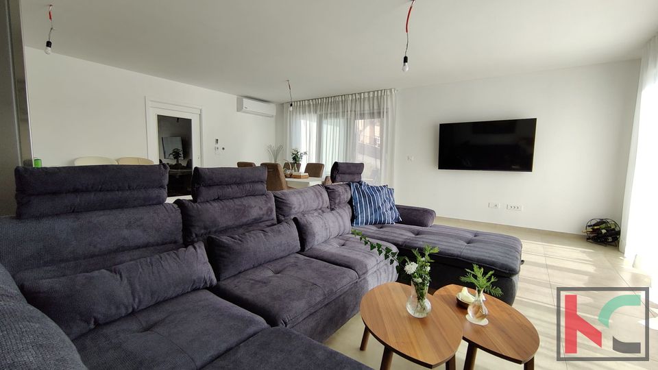 BANJOLE&comma; MODERNA VILA  SA POGLEDOM NA MORE &num;PRODAJA