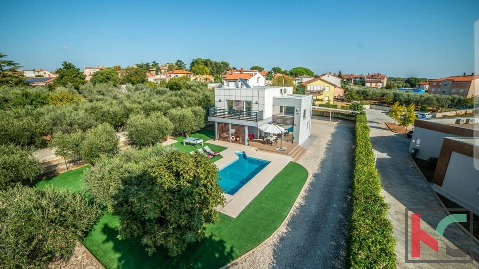 ISTRA&comma; VODNJAN&comma; VILA SA POGLEDOM NA BRIJUNE I GRIJANIM BAZENOM &num;PRODAJA