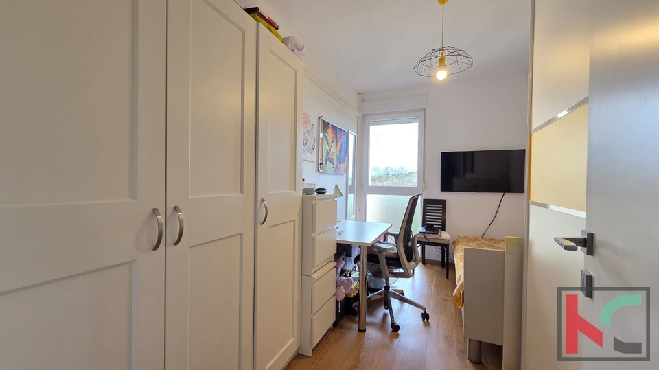 PULA&comma; VIDIKOVAC&comma; TROSOBAN RENOVIRANI STAN &num;PRODAJA