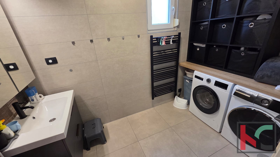 PULA&comma; VIDIKOVAC&comma; TROSOBAN RENOVIRANI STAN &num;PRODAJA