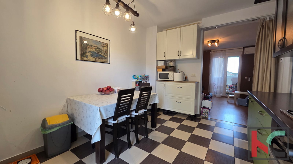 PULA&comma; VIDIKOVAC&comma; TROSOBAN RENOVIRANI STAN &num;PRODAJA