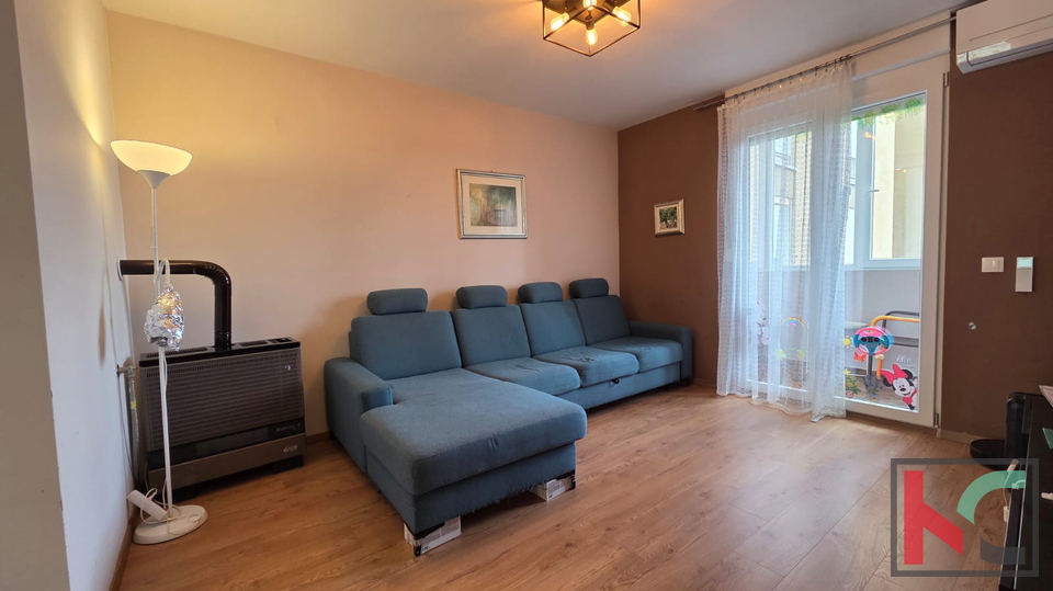 PULA&comma; VIDIKOVAC&comma; TROSOBAN RENOVIRANI STAN &num;PRODAJA