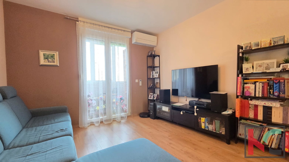 PULA&comma; VIDIKOVAC&comma; TROSOBAN RENOVIRANI STAN &num;PRODAJA