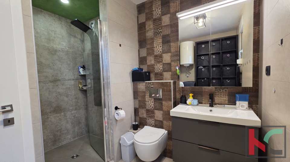 PULA&comma; VIDIKOVAC&comma; TROSOBAN RENOVIRANI STAN &num;PRODAJA