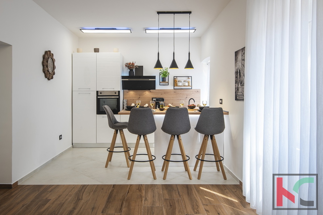 PULA, CENTER, RENOVATED APARTMENT 62.48m2 2 BEDROOMS + LIVING ROOM, #FOR SALE