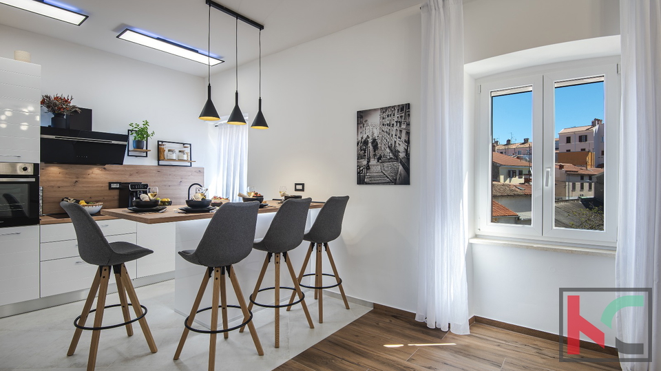 PULA&comma; CENTER&comma; RENOVIRANO STANOVANJE 62&comma;48 m2 2S&plus;DB&comma; &num;PRODAJA