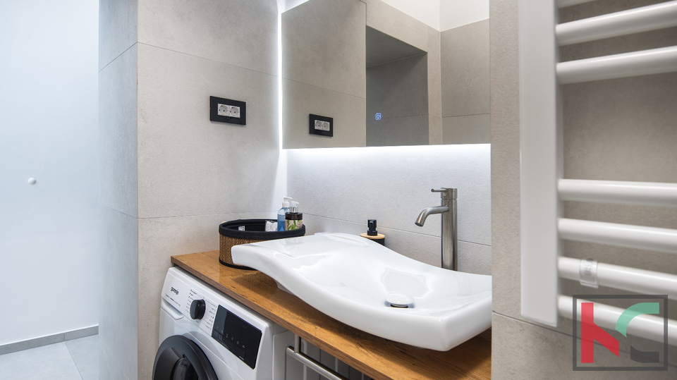 PULA&comma; CENTER&comma; RENOVIRANO STANOVANJE 62&comma;48 m2 2S&plus;DB&comma; &num;PRODAJA