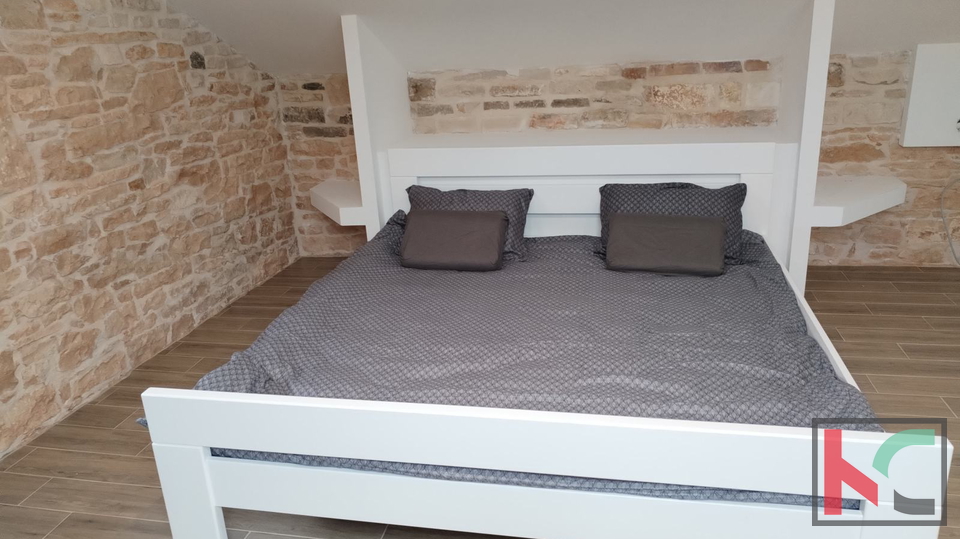 ISTRA&comma; PULA&comma; BARBAN &ndash; IDILI&Ccaron;NA KAMENA KU&Cacute;A S BAZENOM &num;PRODAJA