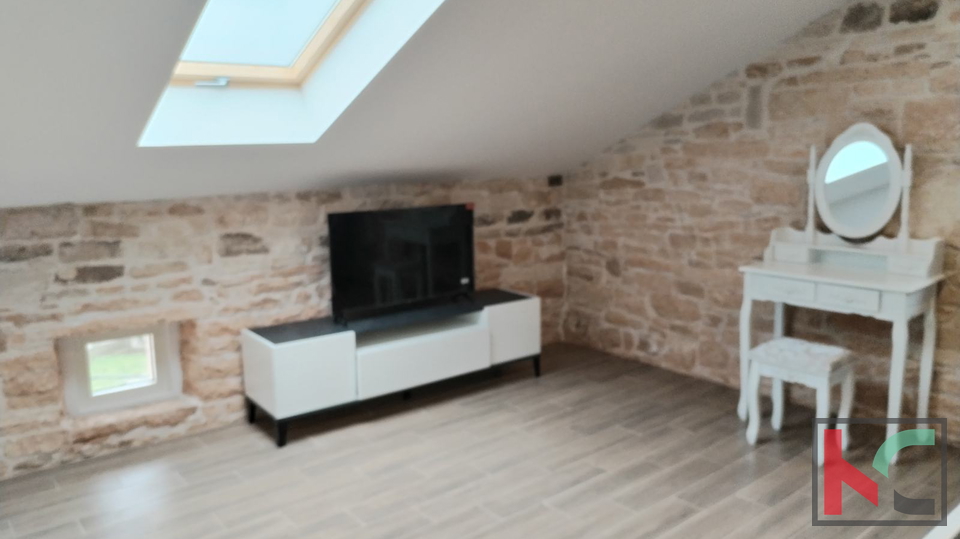 ISTRA&comma; PULA&comma; BARBAN &ndash; IDILI&Ccaron;NA KAMENA KU&Cacute;A S BAZENOM &num;PRODAJA