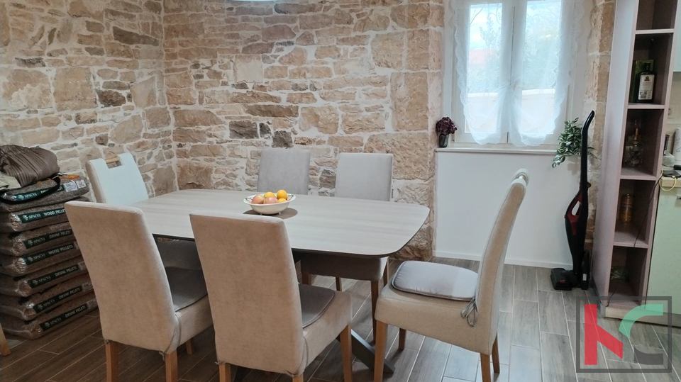 ISTRA&comma; PULA&comma; BARBAN &ndash; IDILI&Ccaron;NA KAMENA KU&Cacute;A S BAZENOM &num;PRODAJA