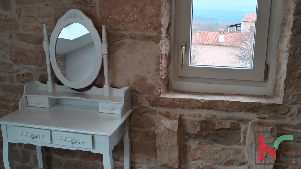 ISTRA&comma; PULA&comma; BARBAN &ndash; IDILI&Ccaron;NA KAMENA KU&Cacute;A S BAZENOM &num;PRODAJA