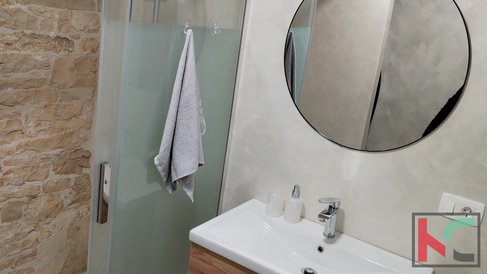 ISTRA&comma; PULA&comma; BARBAN &ndash; IDILI&Ccaron;NA KAMENA KU&Cacute;A S BAZENOM &num;PRODAJA