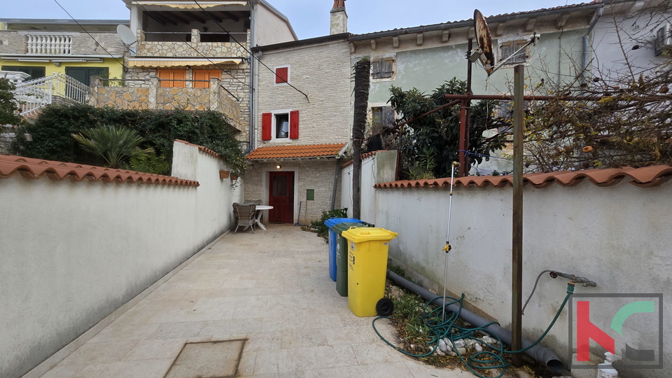 ISTRA&comma; LI&Zcaron;NJAN&comma; URE&Dstrok;ENA KAMENA KU&Cacute;A U CENTRU&comma; &num;PRODAJA