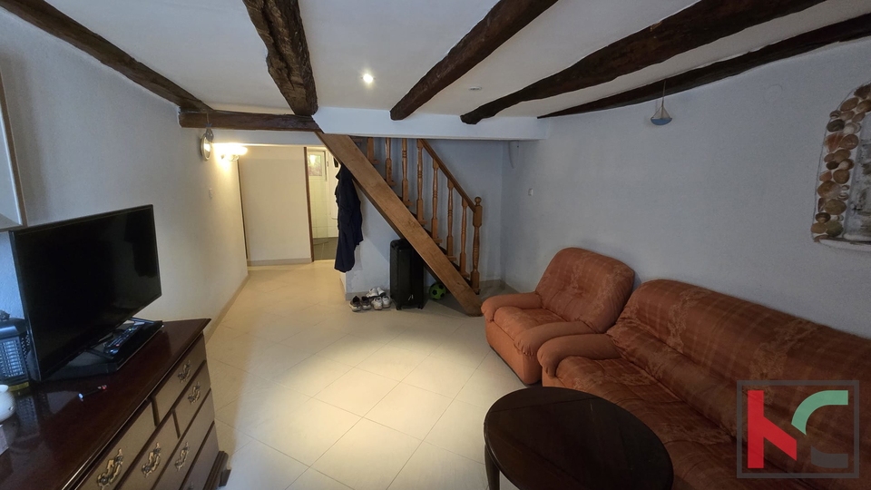 ISTRA&comma; LI&Zcaron;NJAN&comma; URE&Dstrok;ENA KAMENA KU&Cacute;A U CENTRU&comma; &num;PRODAJA