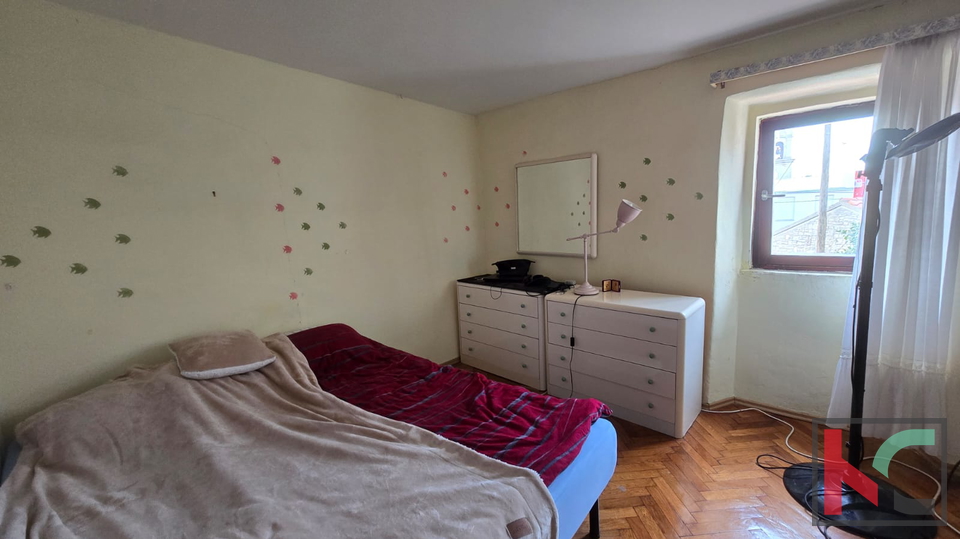 ISTRA&comma; LI&Zcaron;NJAN&comma; URE&Dstrok;ENA KAMENA KU&Cacute;A U CENTRU&comma; &num;PRODAJA