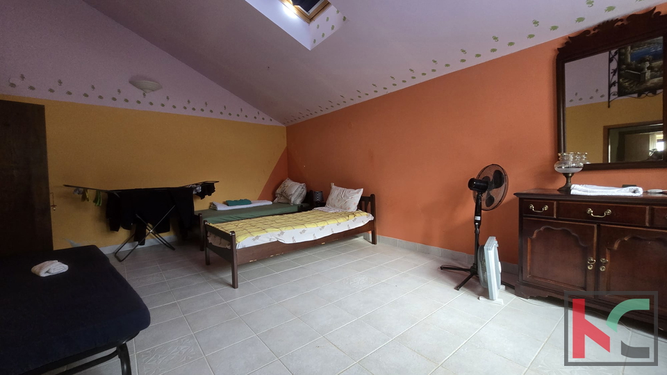 ISTRA&comma; LI&Zcaron;NJAN&comma; URE&Dstrok;ENA KAMENA KU&Cacute;A U CENTRU&comma; &num;PRODAJA