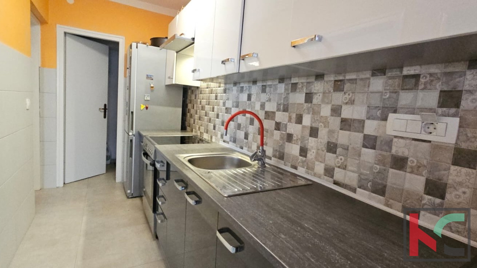 PULA&comma; KA&Scaron;TANJER&comma; TROSOBNI STAN SA BALKONOM &num;PRODAJA