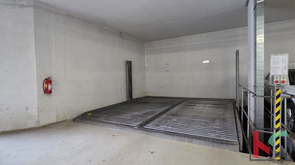 PULA&comma; LUKSUZAN STAN U CENTRU GRADA&comma; GARA&Zcaron;A&comma; LIFT&comma;  &num;PRODAJA