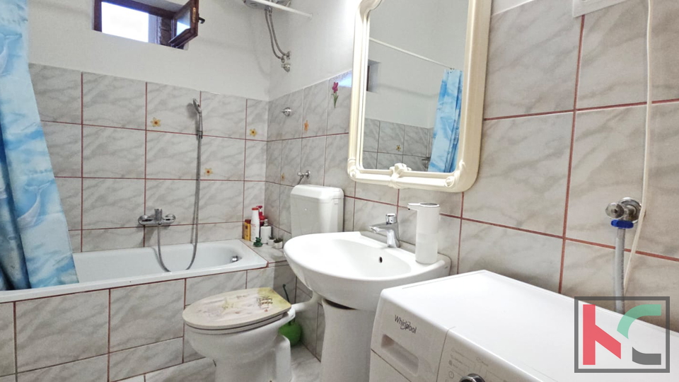 PULA&comma; CENTAR&comma; PROSTRAN I ODR&Zcaron;AVAN STAN 70M2&comma; U AUSTRO-UGARSKOJ ZGRADI &num;PRODAJA