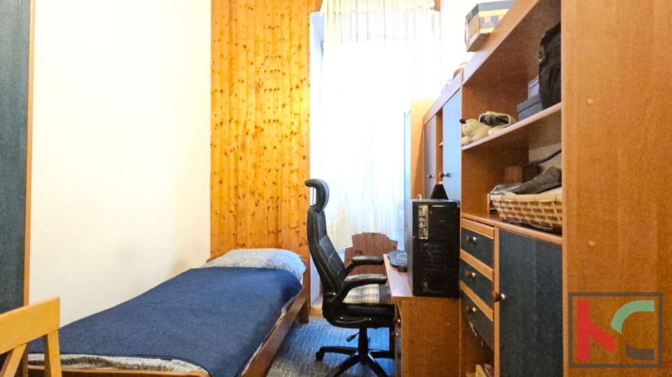 PULA&comma; CENTAR&comma; PROSTRAN I ODR&Zcaron;AVAN STAN 70M2&comma; U AUSTRO-UGARSKOJ ZGRADI &num;PRODAJA