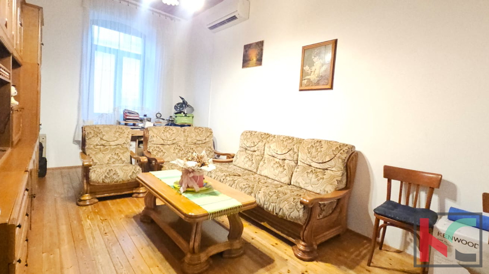 PULA&comma; CENTAR&comma; PROSTRAN I ODR&Zcaron;AVAN STAN 70M2&comma; U AUSTRO-UGARSKOJ ZGRADI &num;PRODAJA