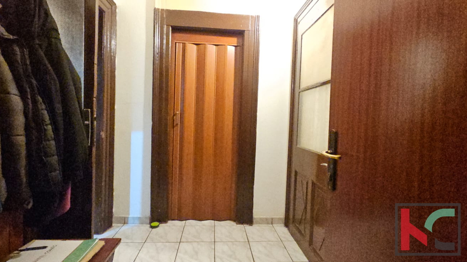 PULA&comma; CENTAR&comma; PROSTRAN I ODR&Zcaron;AVAN STAN 70M2&comma; U AUSTRO-UGARSKOJ ZGRADI &num;PRODAJA