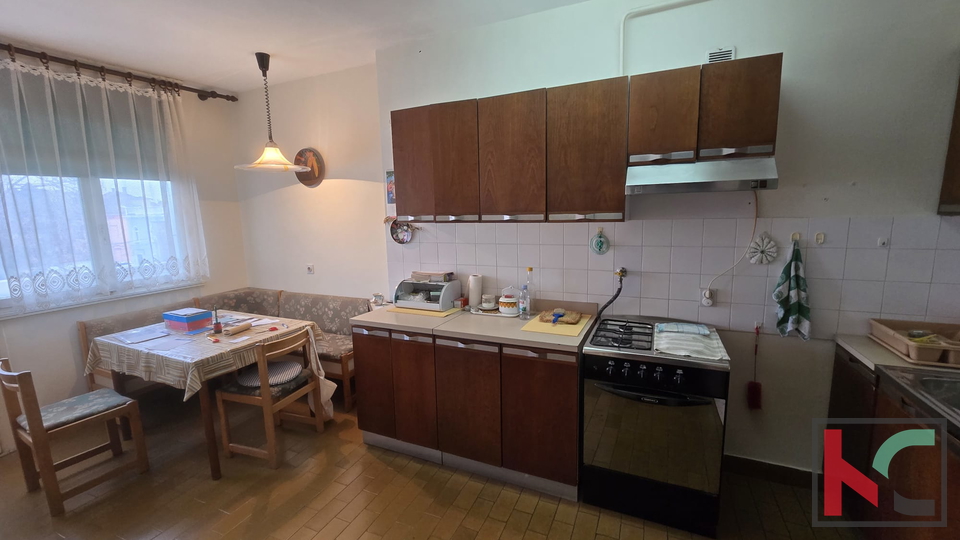 PULA&comma; VERUDA&comma; THREE-BEDROOM APARTMENT IN A SOUGHT-AFTER LOCATION&num;FOR SALE