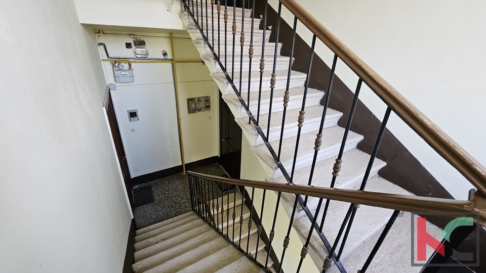 PULA&comma; CENTAR &comma; DVOSOBAN STAN 60 m2 &num;EKSKLUZIVNO ZASTUPANJE