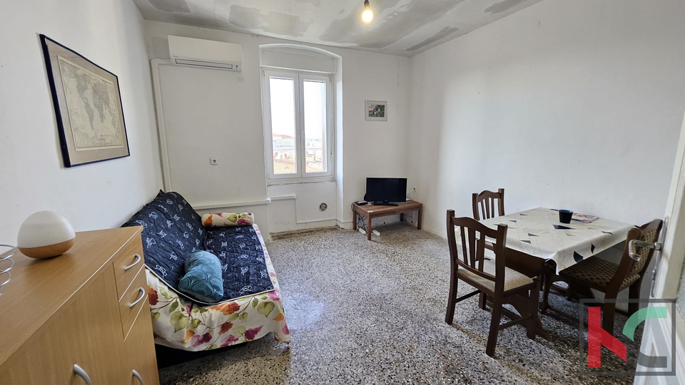 PULA&comma; CENTAR &comma; DVOSOBAN STAN 60 m2 &num;EKSKLUZIVNO ZASTUPANJE