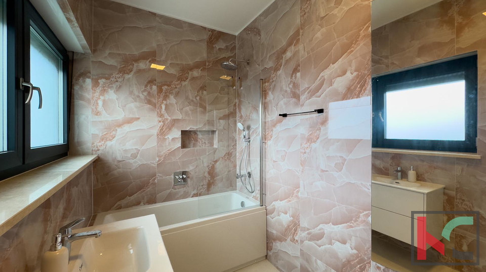 ISTRA&comma; BANJOLE&comma; MODERNA VILA SA BAZENOM &num;PRODAJA