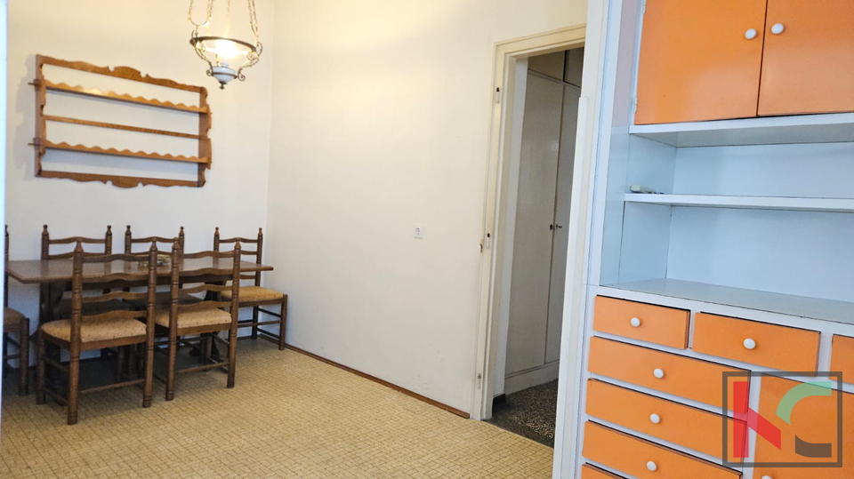 PULA&comma; CENTAR&comma; STAN SA POGLEDOM NA ARENU I MORE 69M2 &num;PRODAJA