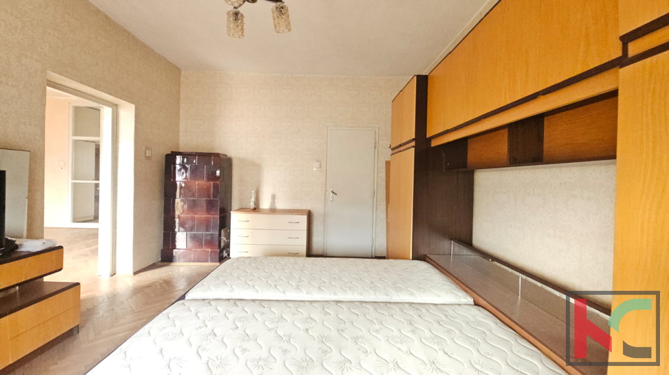 PULA&comma; CENTAR&comma; STAN SA POGLEDOM NA ARENU I MORE 69M2 &num;PRODAJA