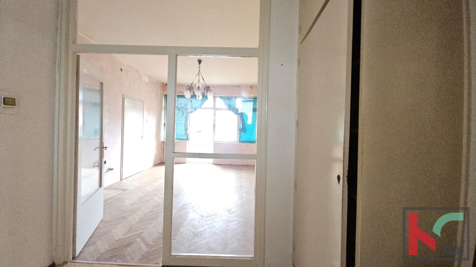 PULA&comma; CENTAR&comma; STAN SA POGLEDOM NA ARENU I MORE 69M2 &num;PRODAJA