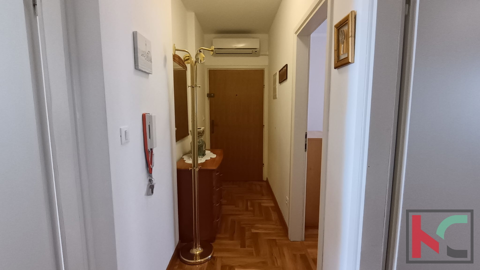 ISTRA&comma; TAR&comma; TROSOBAN STAN S POGLEDOM NA MORE &num;PRODAJA