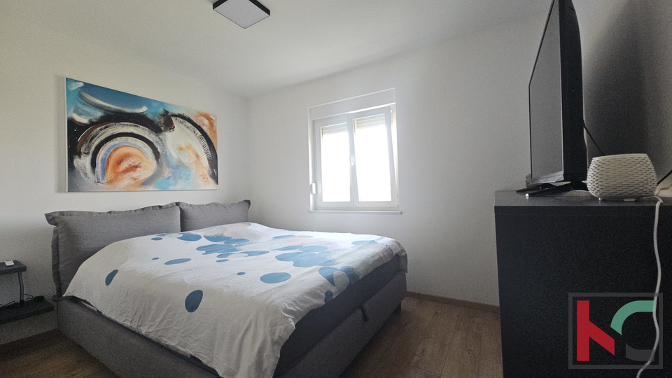 PULA&comma; VALDEBEK&comma; PREKRASAN PENTHOUSE SA TRI SPAVA&Cacute;E SOBE &num;PRODAJA