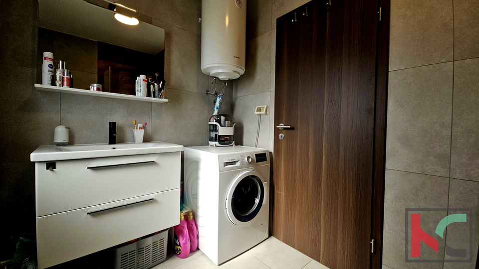 PULA&comma; VALDEBEK&comma; PREKRASAN PENTHOUSE SA TRI SPAVA&Cacute;E SOBE &num;PRODAJA