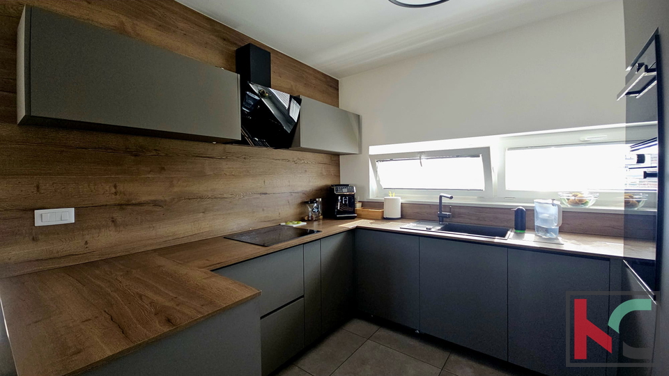 PULA&comma; VALDEBEK&comma; PREKRASAN PENTHOUSE SA TRI SPAVA&Cacute;E SOBE &num;PRODAJA