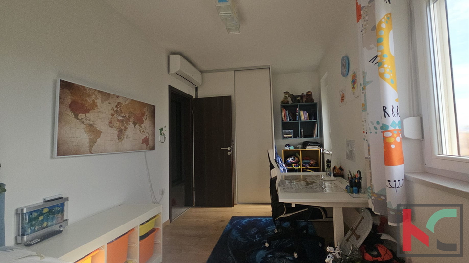 PULA&comma; VALDEBEK&comma; PREKRASAN PENTHOUSE SA TRI SPAVA&Cacute;E SOBE &num;PRODAJA