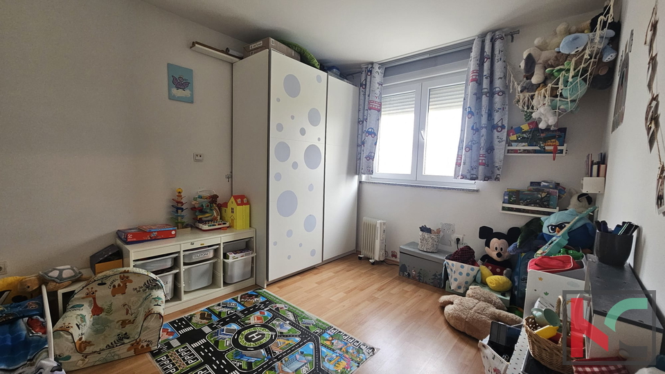 ISTRA&comma; PULA&comma; OBITELJSKI STAN 2SS&plus;DB NA MIRNOJ LOKACIJI&comma; &num;PRODAJA