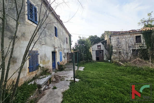 ISTRA, MANJADVORCI, ISTARSKA KUĆA ZA RENOVACIJU-ODLIČNA PRILIKA ! #PRODAJA