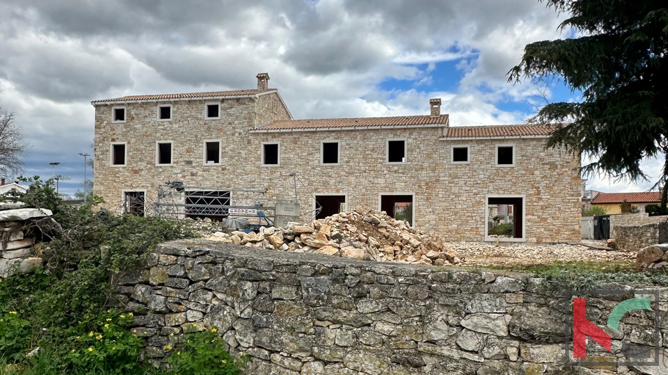KANFANAR&comma; ISTARSKA STANCIJA S POGLEDOM NA MORE &ndash; DIZAJN KOJI &Zcaron;IVI S PRIRODOM&comma; &num;PRODAJA