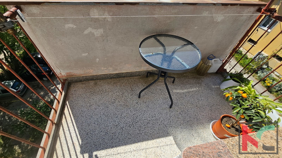 PULA&comma; CENTAR&comma;  MODERNO URE&Dstrok;EN STAN 1SS&plus;DB SA BALKONOM&comma; &num;PRODAJA