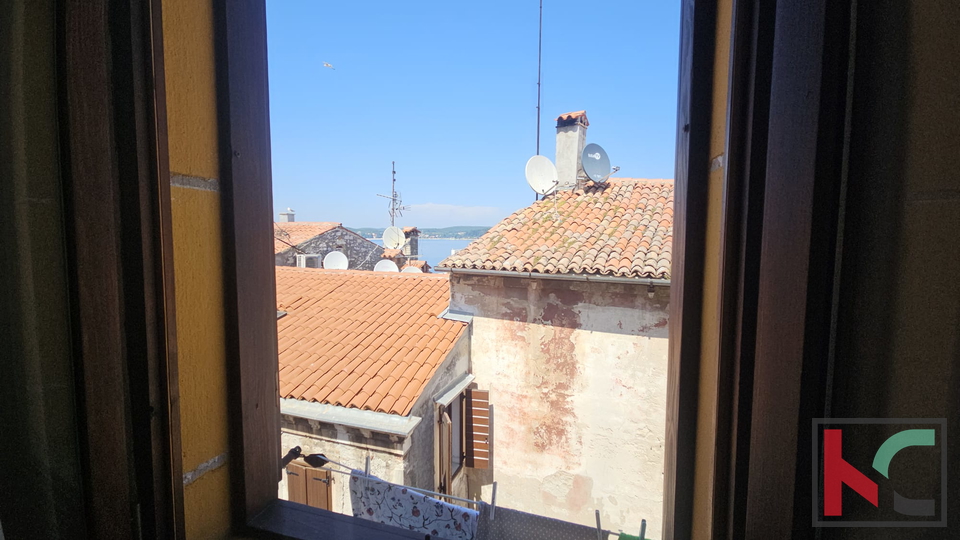 ROVINJ&comma; STAN U CENTRU GRADA SA POGLEDOM NA MORE OD M2  &num;PRODAJA