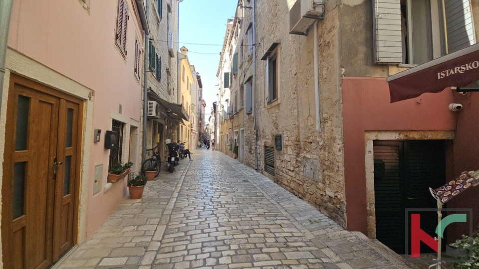 ROVINJ&comma; STAN U CENTRU GRADA SA POGLEDOM NA MORE OD M2  &num;PRODAJA