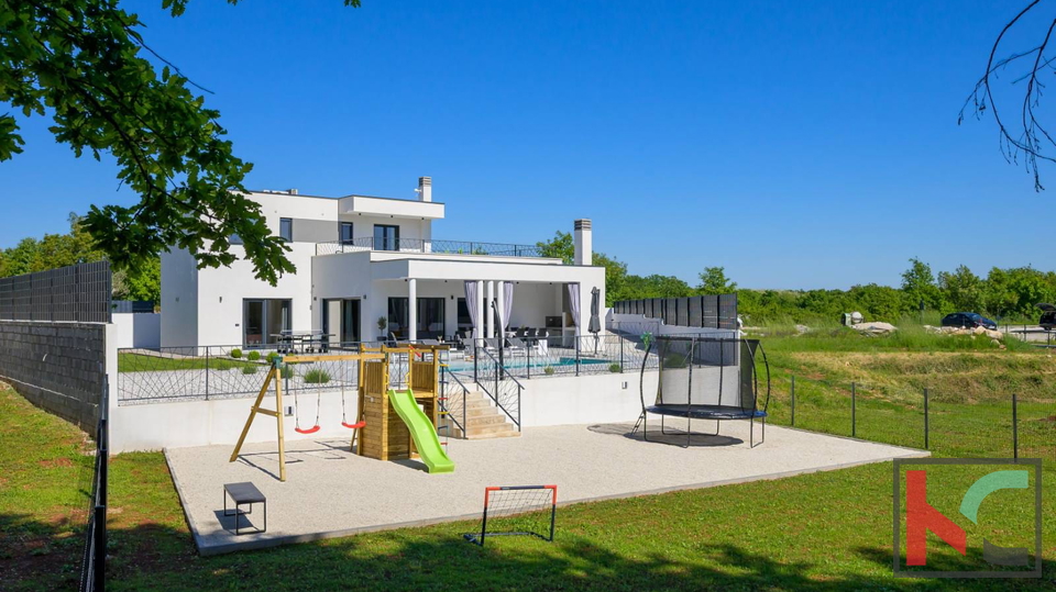 House&comma; 186 m2&comma; For Sale&comma; Svetvin&ccaron;enat