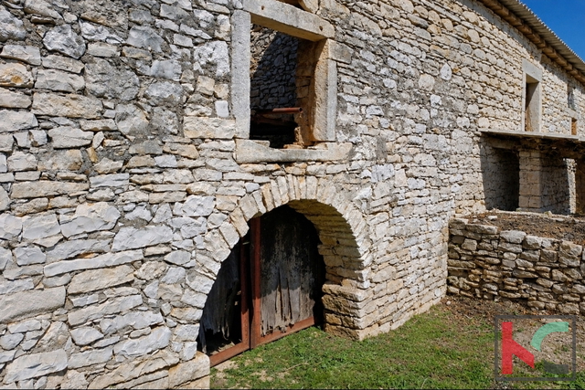 KAMENA STARINA ZA RENOVACIJU, ŠIŠAN, #PRODAJA