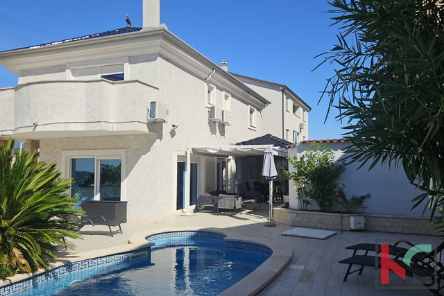 House, 120 m2, For Sale, Pula - Štinjan