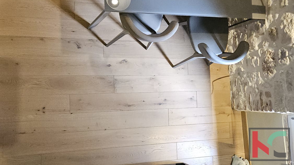 ROVINJ&comma; CENTAR&comma; RENOVIRANI DVOETA&Zcaron;NI STAN U SRCU ROVINJA SA VLASTITIM SPREMI&Scaron;TEM &num;PRODAJA